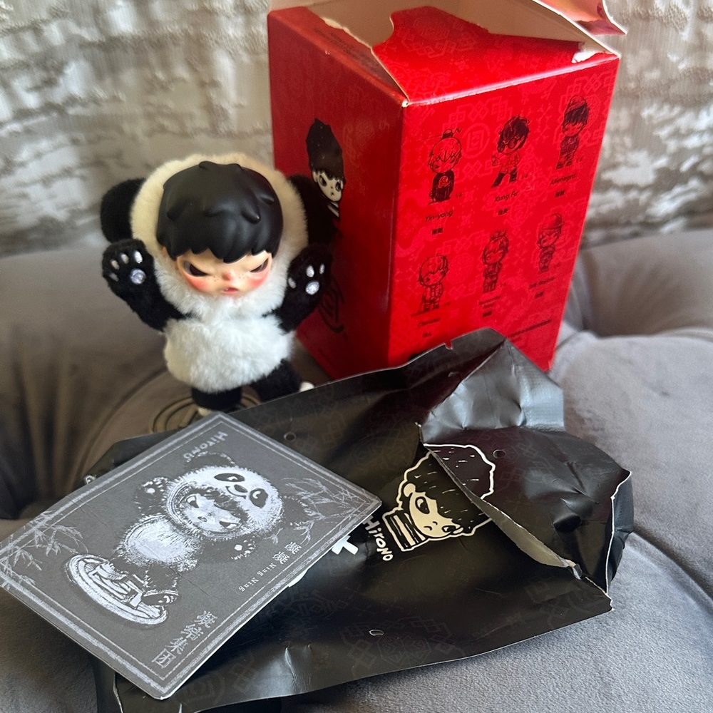 Pop Mart Hirono Figure(secret!) - Picture 2 of 3